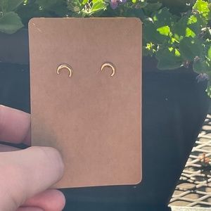 🌿VINTAGE gold crescent moon stud earrings